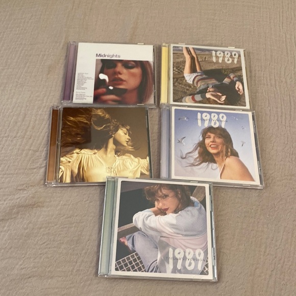 Taylor Swift Album Set 5 with Gold and Cream Tones - Picture 2 of 12